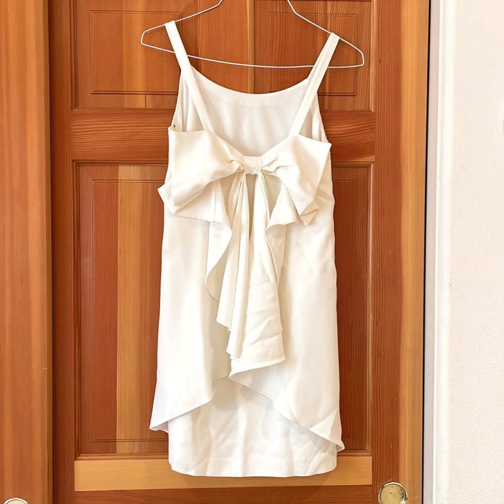Club Monaco white dress size 0 huge bow on back